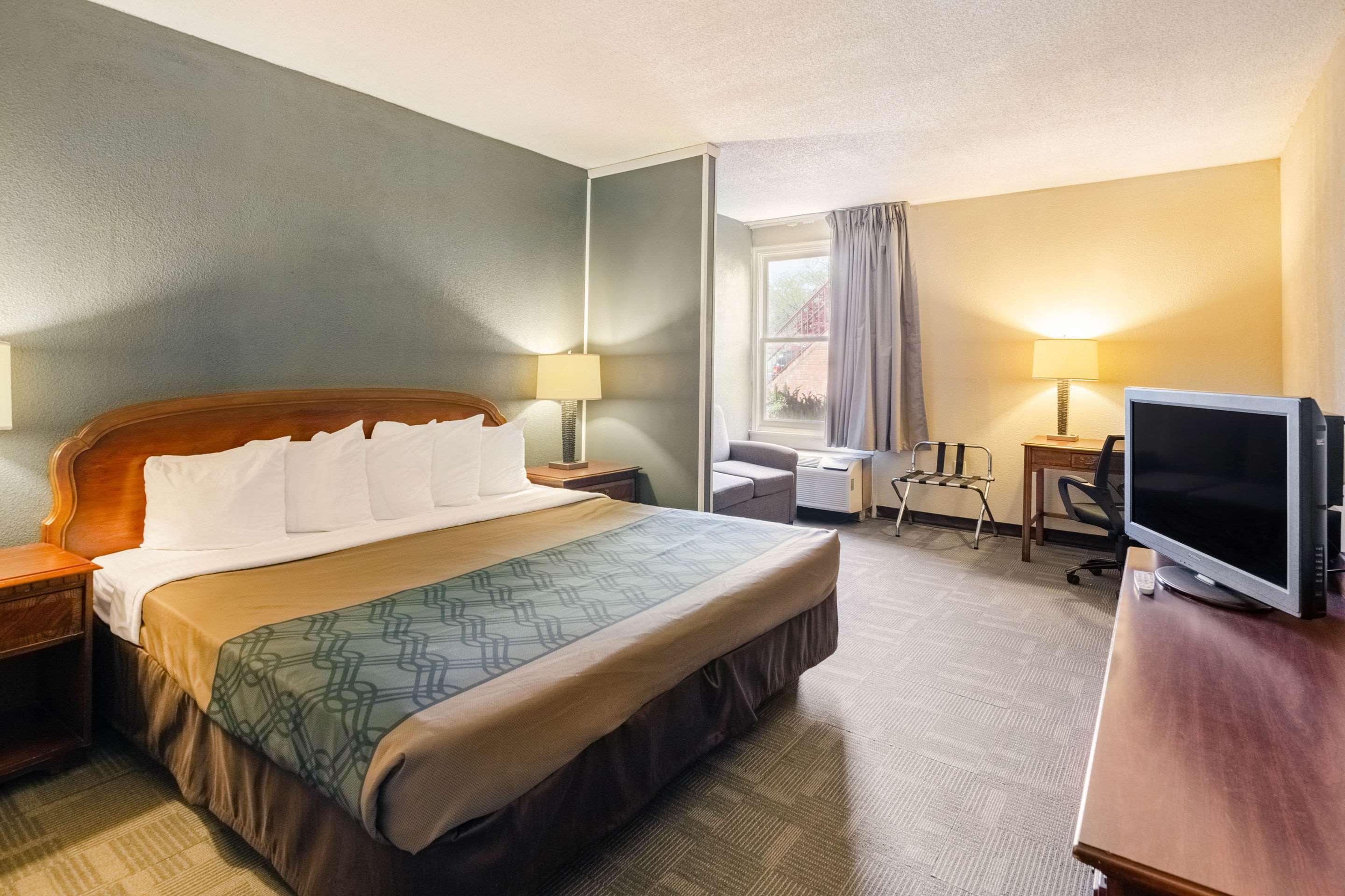 Econo Lodge Inn & Suites Radford-Blacksburg Area المظهر الخارجي الصورة