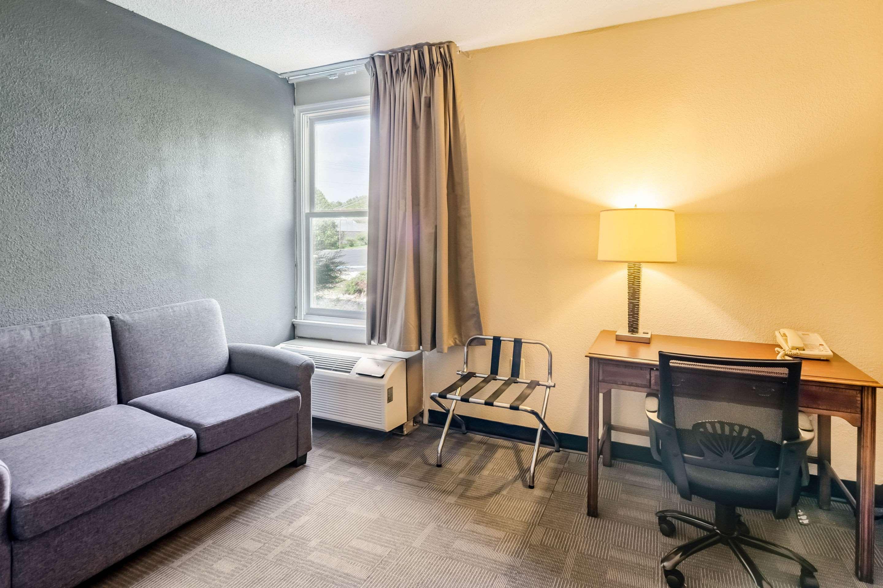 Econo Lodge Inn & Suites Radford-Blacksburg Area المظهر الخارجي الصورة