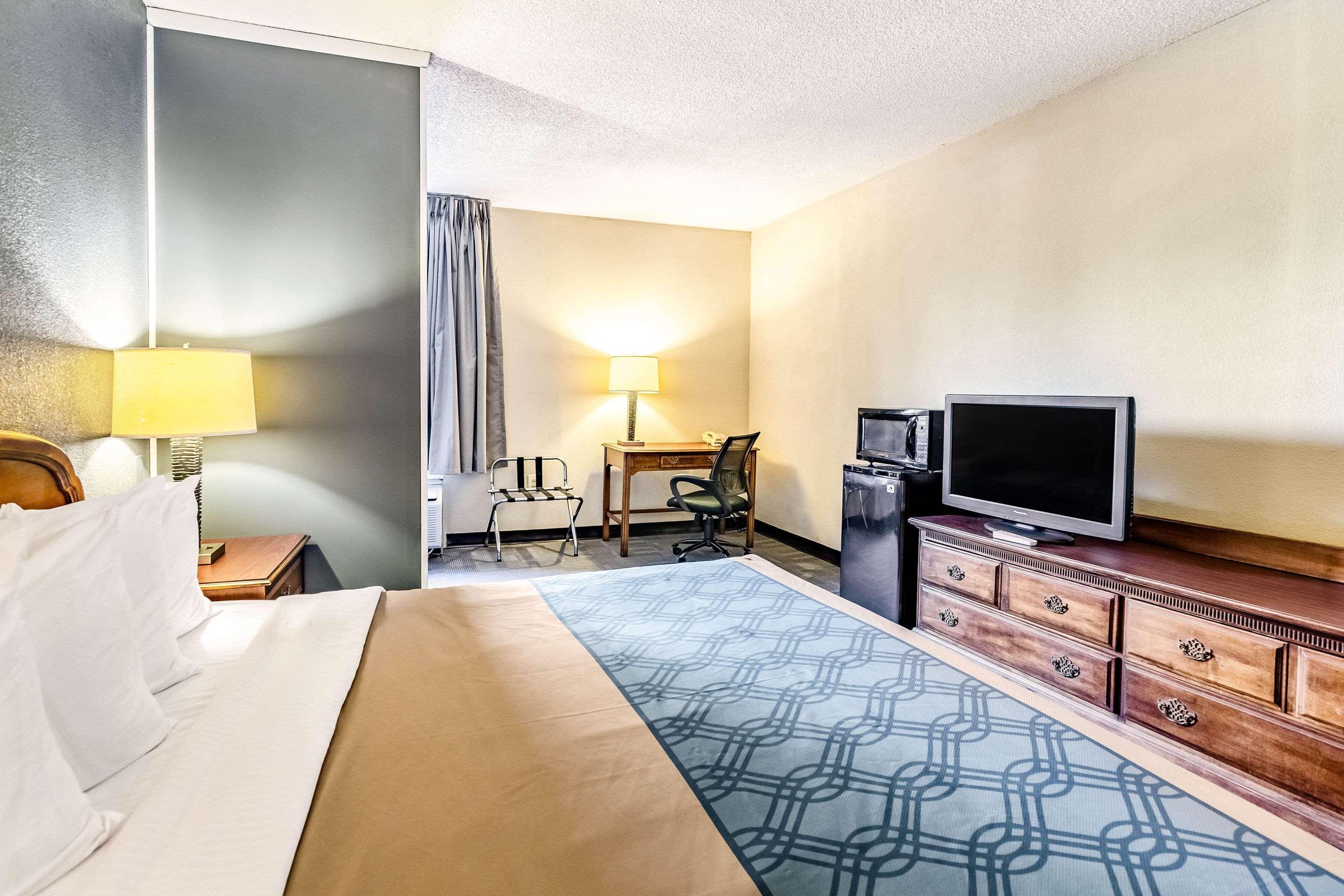 Econo Lodge Inn & Suites Radford-Blacksburg Area المظهر الخارجي الصورة