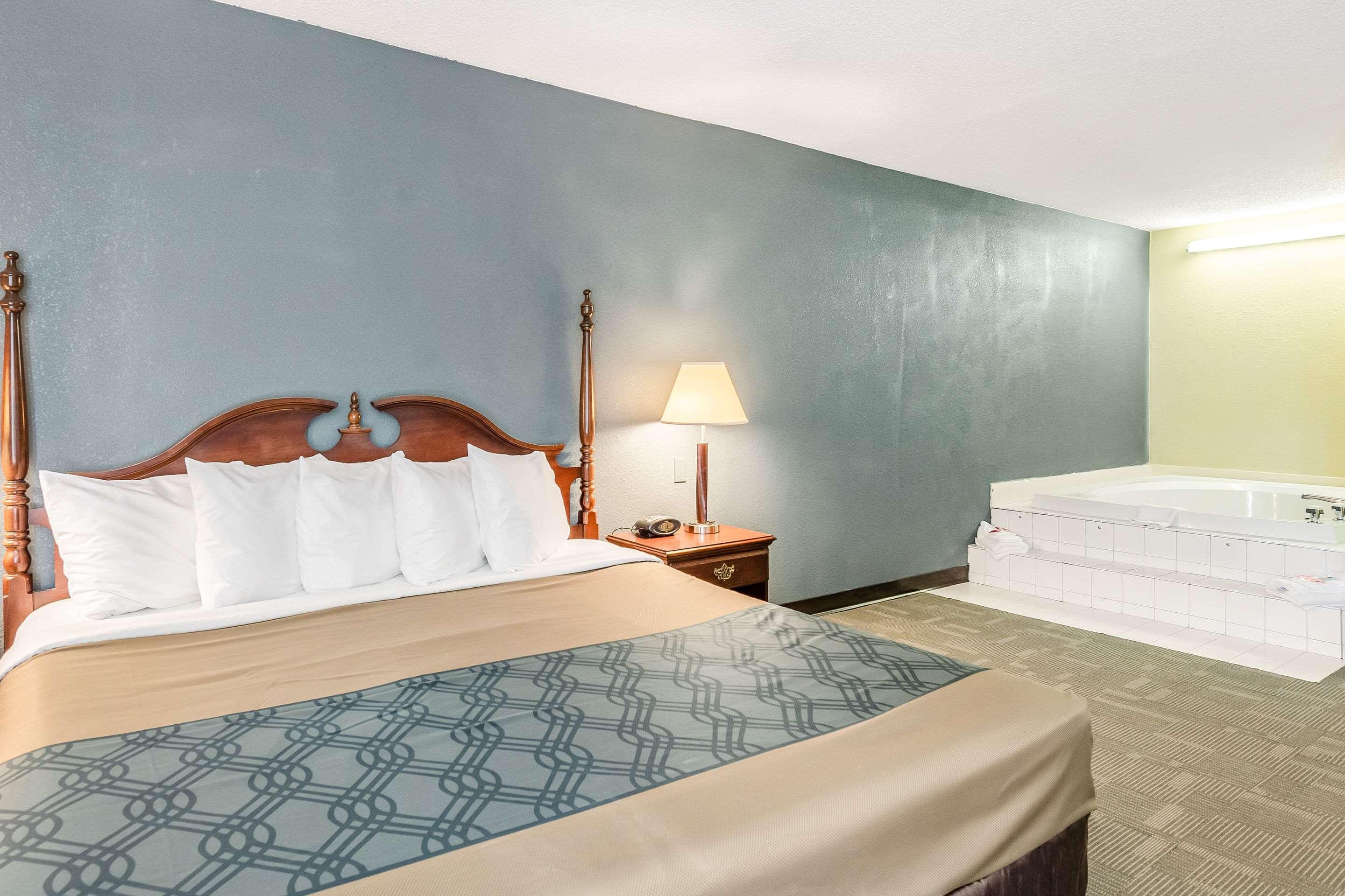 Econo Lodge Inn & Suites Radford-Blacksburg Area المظهر الخارجي الصورة