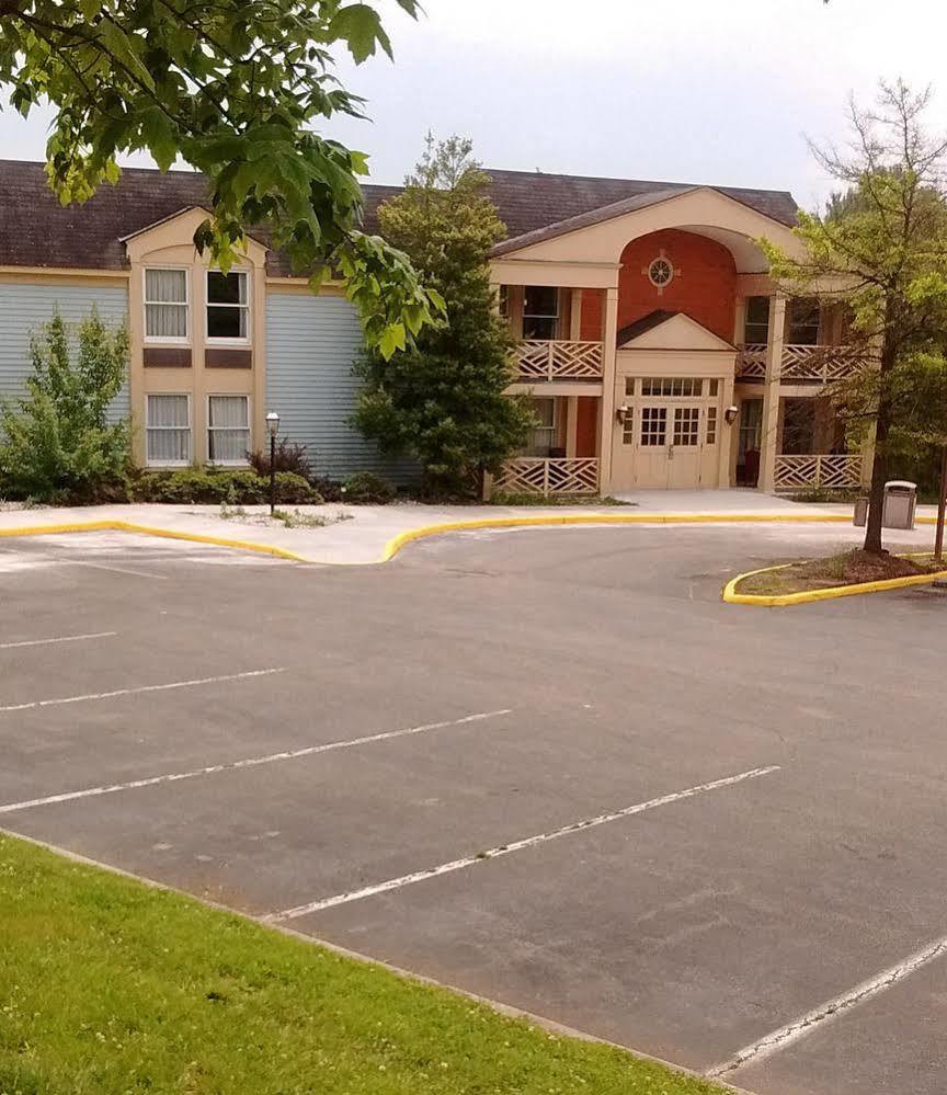 Econo Lodge Inn & Suites Radford-Blacksburg Area المظهر الخارجي الصورة